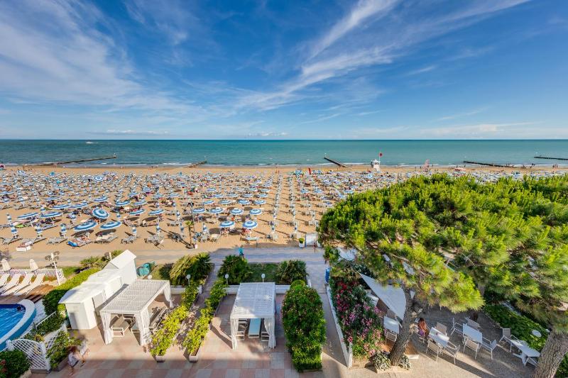Hotel Sanremo - image 1