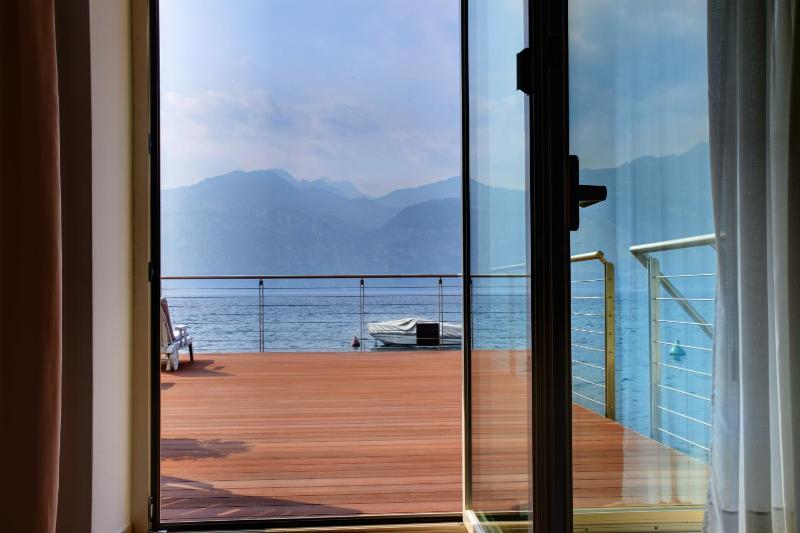 Double or Twin Room with Terrace and Lake View - Basement image 3