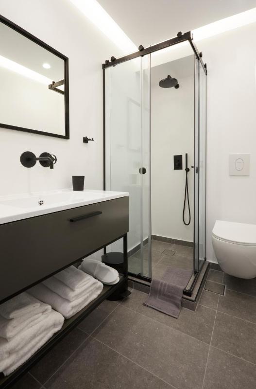 Classic Double Room with City View image 2