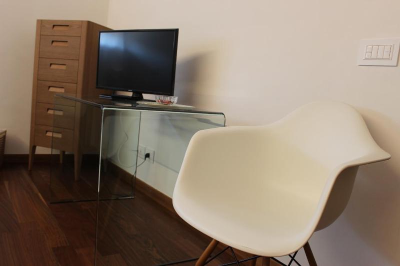 Deluxe Room (2 Adults + 1 Child) image 2
