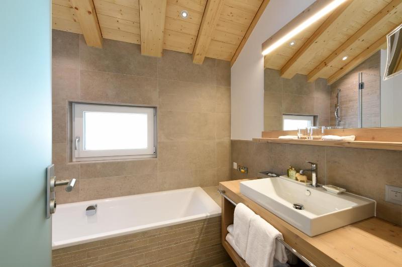 Design Double Room image 4