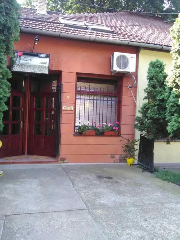 Studio Apartment image 4