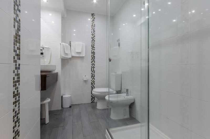 Superior Double Room with Chiado View image 3