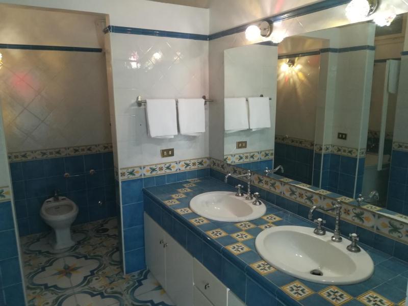 Superior Queen Room image 4