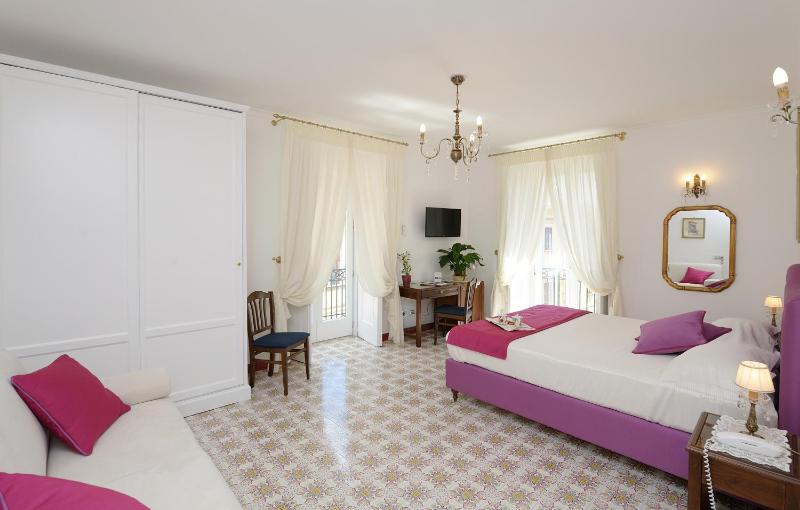 Junior Suite with Balcony image 1