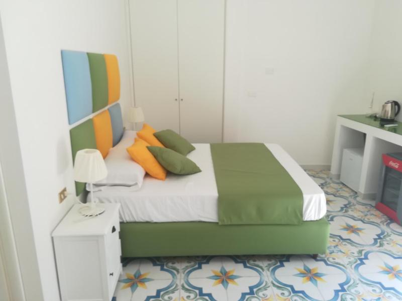 Deluxe Queen Room image 4