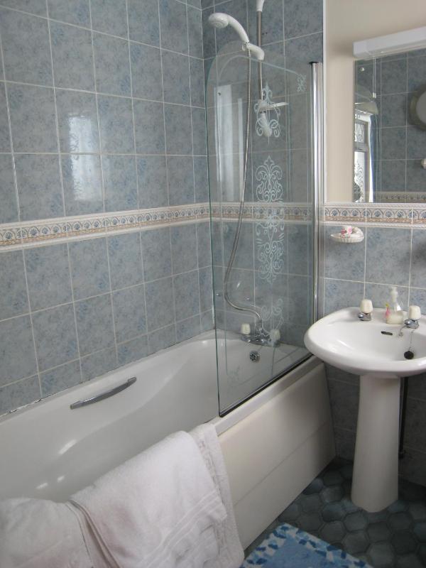 Double Room image 3