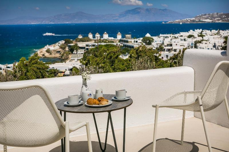 Double or Twin Room with Sea View image 2