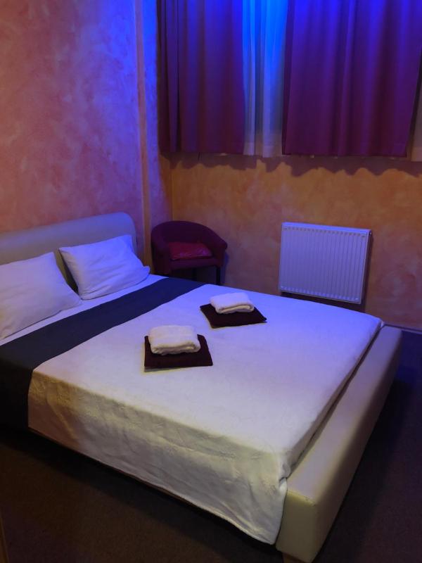 Standard Double Room image 2