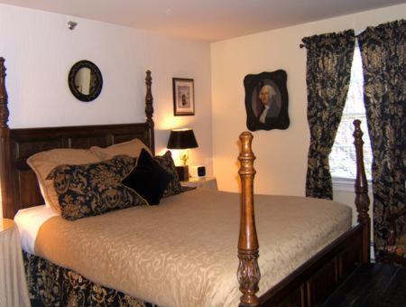 Standard Queen Room image 3