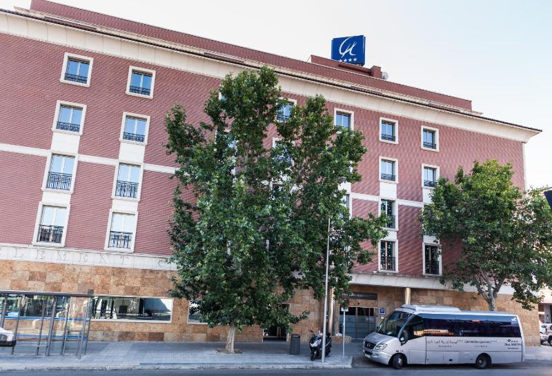 Classic Quadruple Room image 2