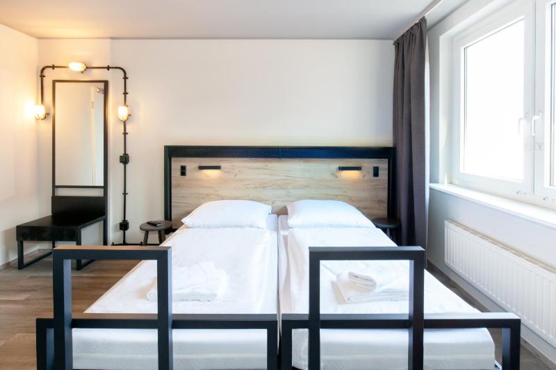 Quadruple Room image 3