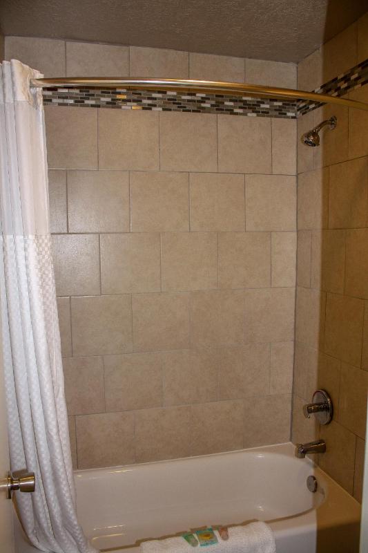 Deluxe Double Room with Bath image 4