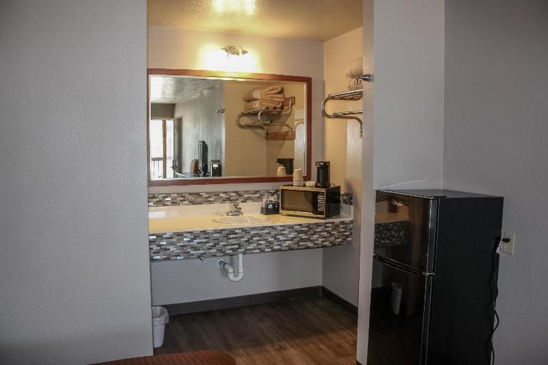 Deluxe Double Room with Bath image 3