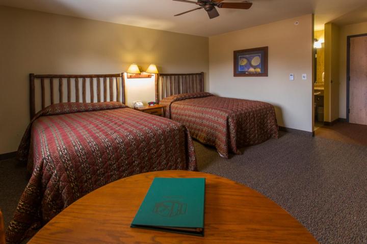 Queen Room with Two Queen Beds - Disability Access image 2