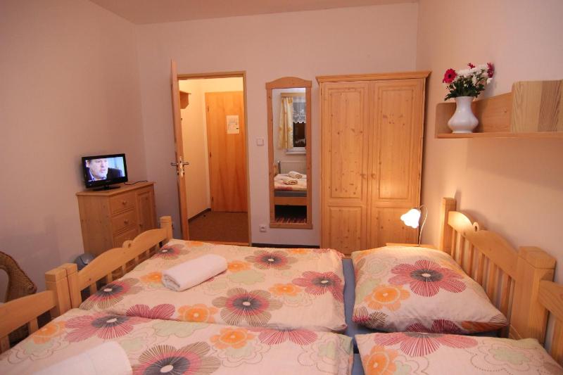 Double or Twin Room image 3
