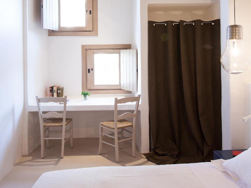 Double or Twin Room image 3