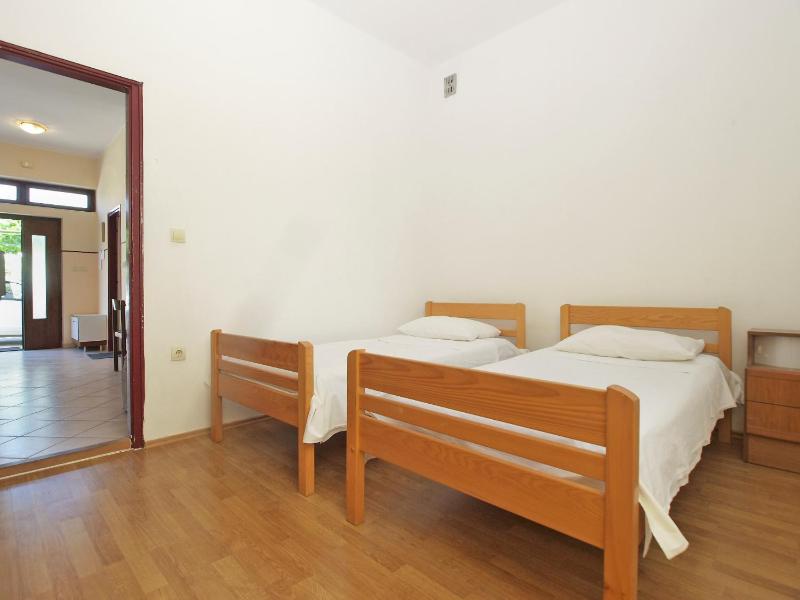 Apartment image 3