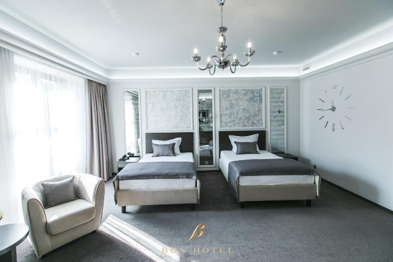 Superior Twin Room image 1