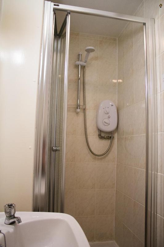 Single Room image 3