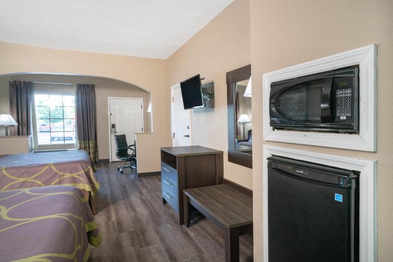King Room with Kitchenette - Smoking image 3