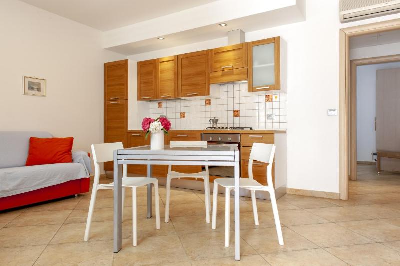 One-Bedroom Apartment image 4