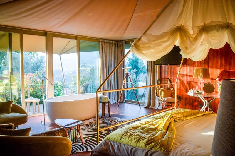 Luxury Tent image 3