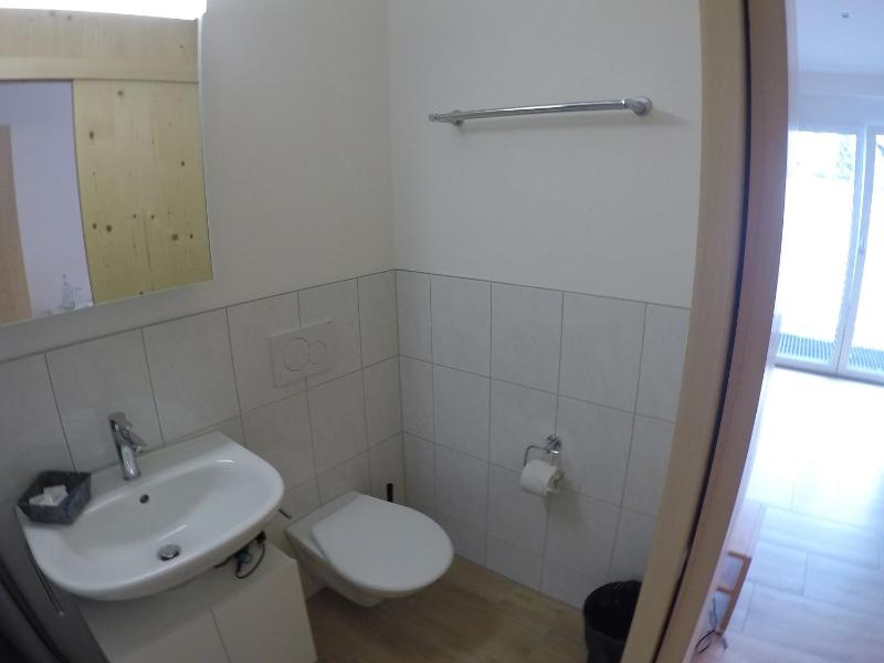 Budget Twin Room image 3