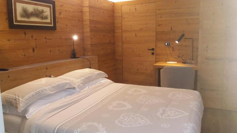 Double Room image 4