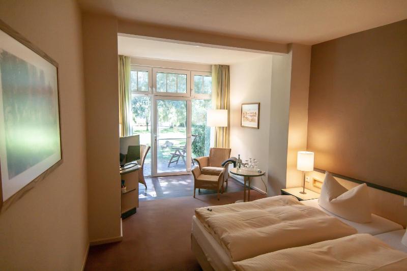 Twin Room - Hotel by the lake image 3