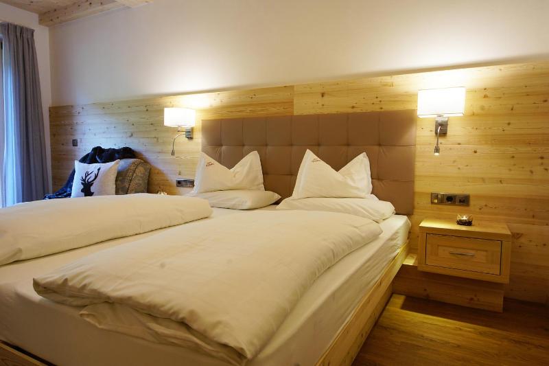 Double Room with Balcony image 3