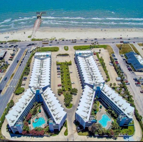 Apartment with Sea View image 2