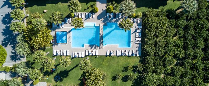 Comfort Twin Apartment with Pool View image 4