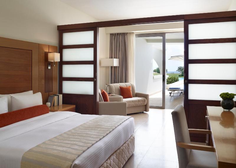 Junior Suite with Private Pool and Sea View image 1