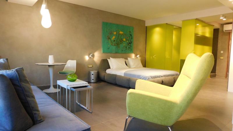 Superior Suite with Acropolis View image 4