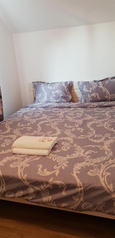 Standard Double Room with Shared Bathroom image 1