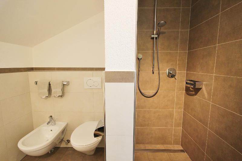 One-Bedroom Apartment image 2