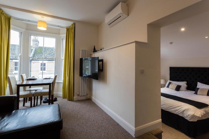 Executive Suite image 4