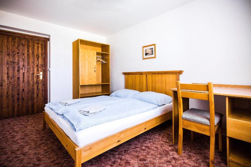 Double Room with Shared Bathroom image 1