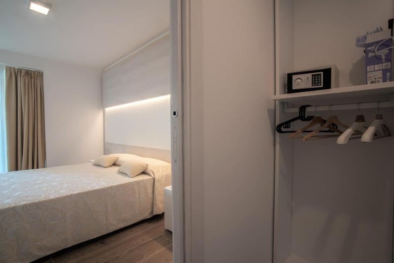 Aparthotel Miramare - image 8