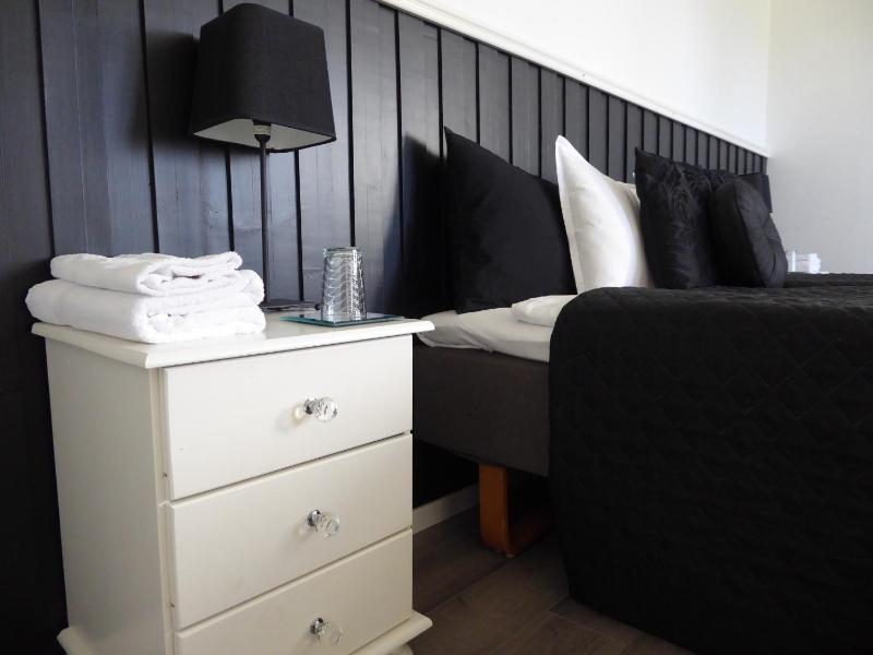 Standard Family Room image 2