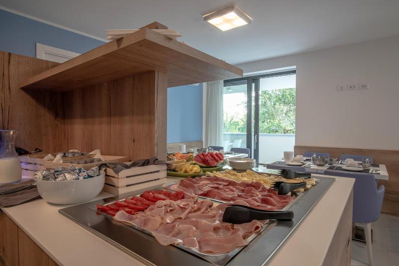 Aparthotel Miramare - image 19