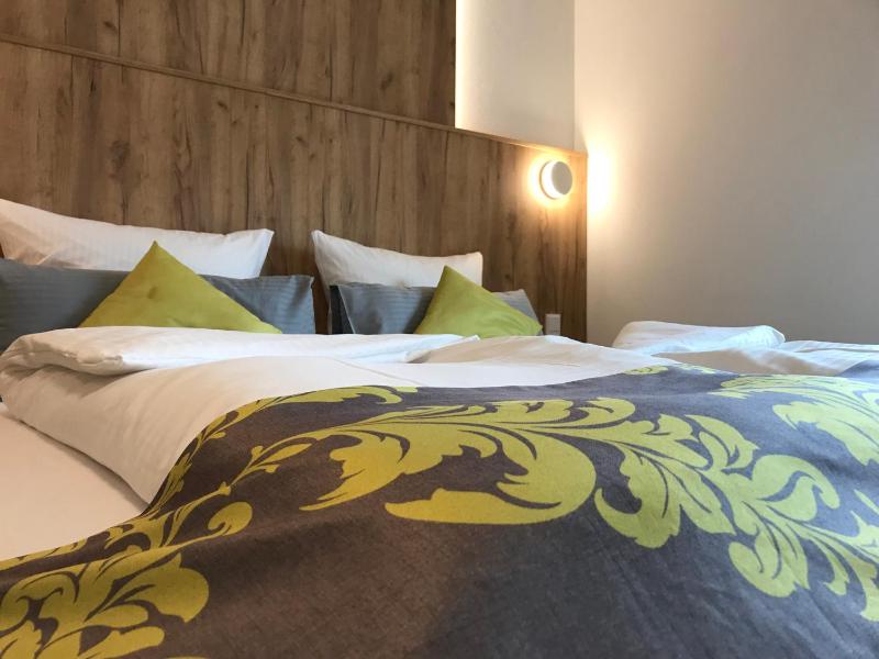 Double or Twin Room with Shower image 2