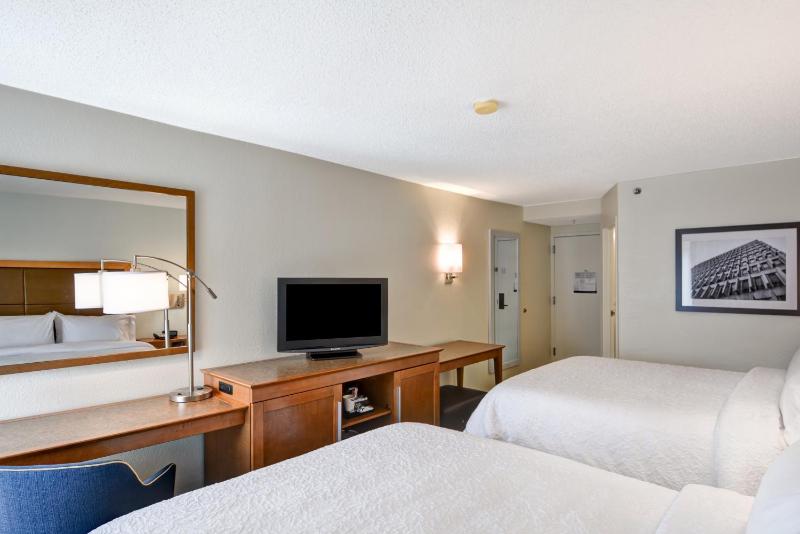 Room with Two Queen Beds - Non-Smoking image 4