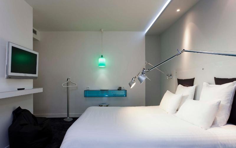 Deluxe Double or Twin Room image 2