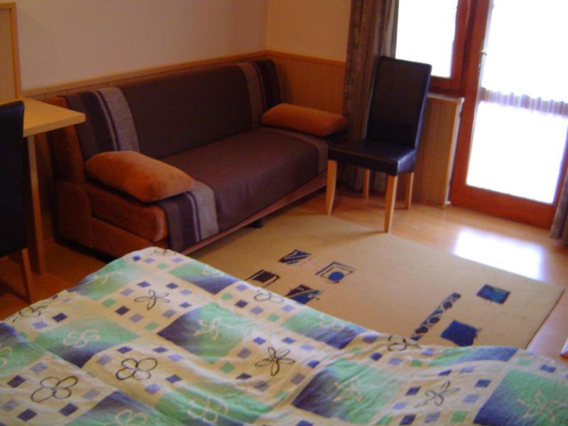 Twin Room with Sofa Bed image 2