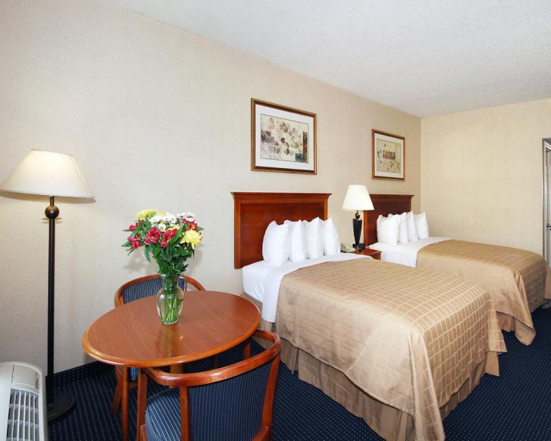Double Room with Two Double Beds - Non-Smoking image 2