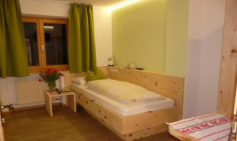 Budget Single Room image 2