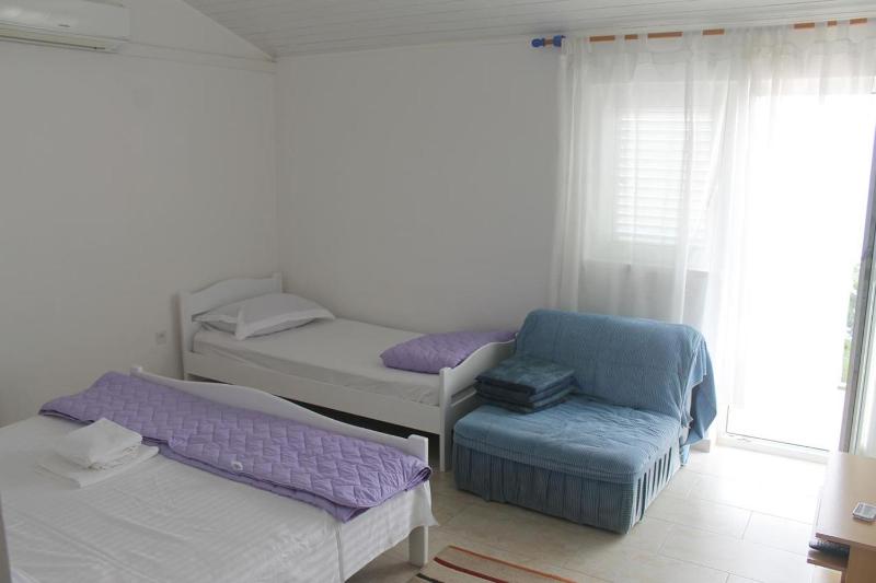 Studio with Balcony and Sea View image 1
