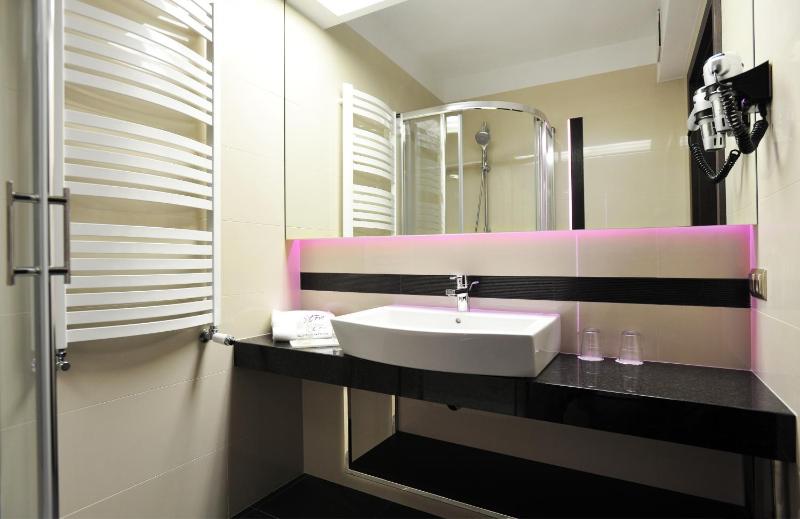 Executive King Room image 2
